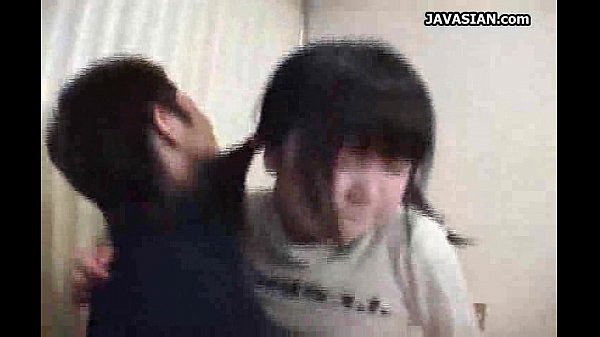 ツインテールのブスJSのペちゃパイを堪能して「まんこ」にチンチン挿入する…極悪非道でこの世に不要なロリコン男。