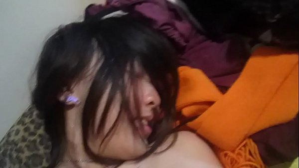 【個人撮影】超リアルすぎるハメ撮りセックス。カメラがブレまくってる初撮りのシロウトカップルがまんこパネェー鬼突きしたNOモザイクの無修正のエッチなアダルト映像。